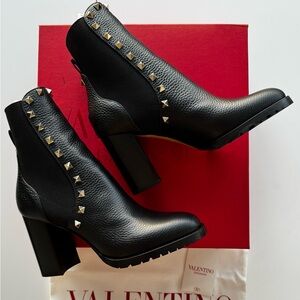 Valentino Garavani Rockstud calfskin ankle boot